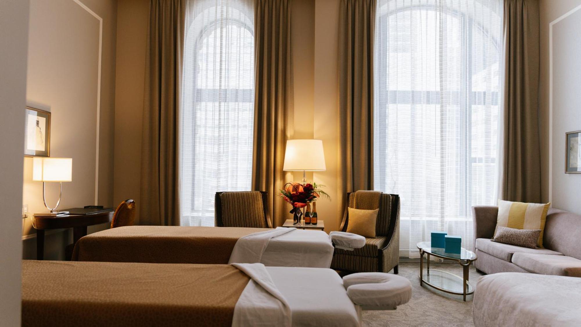 Hotel Birks مونتريال المظهر الخارجي الصورة A room at the hotel