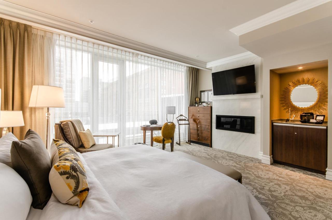 Hotel Birks مونتريال المظهر الخارجي الصورة A guest room at the Hotel de Ville
