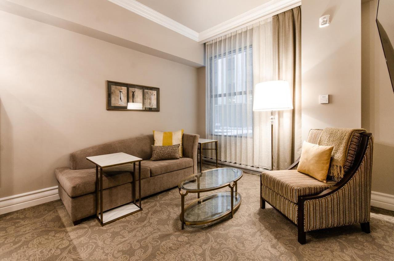 Hotel Birks مونتريال المظهر الخارجي الصورة A living room at the Residence Inn